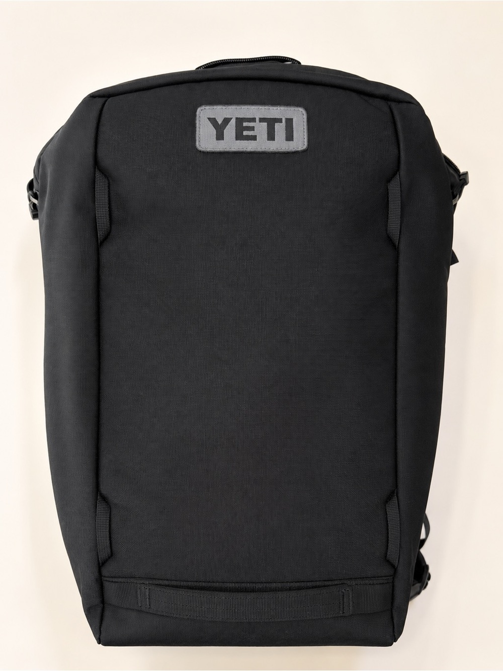 YETI Black Men's Compact Backpack - Streamlined Carry 22L